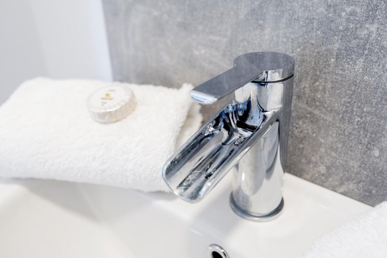 Wrexham Central Stay - Apartment Six Экстерьер фото